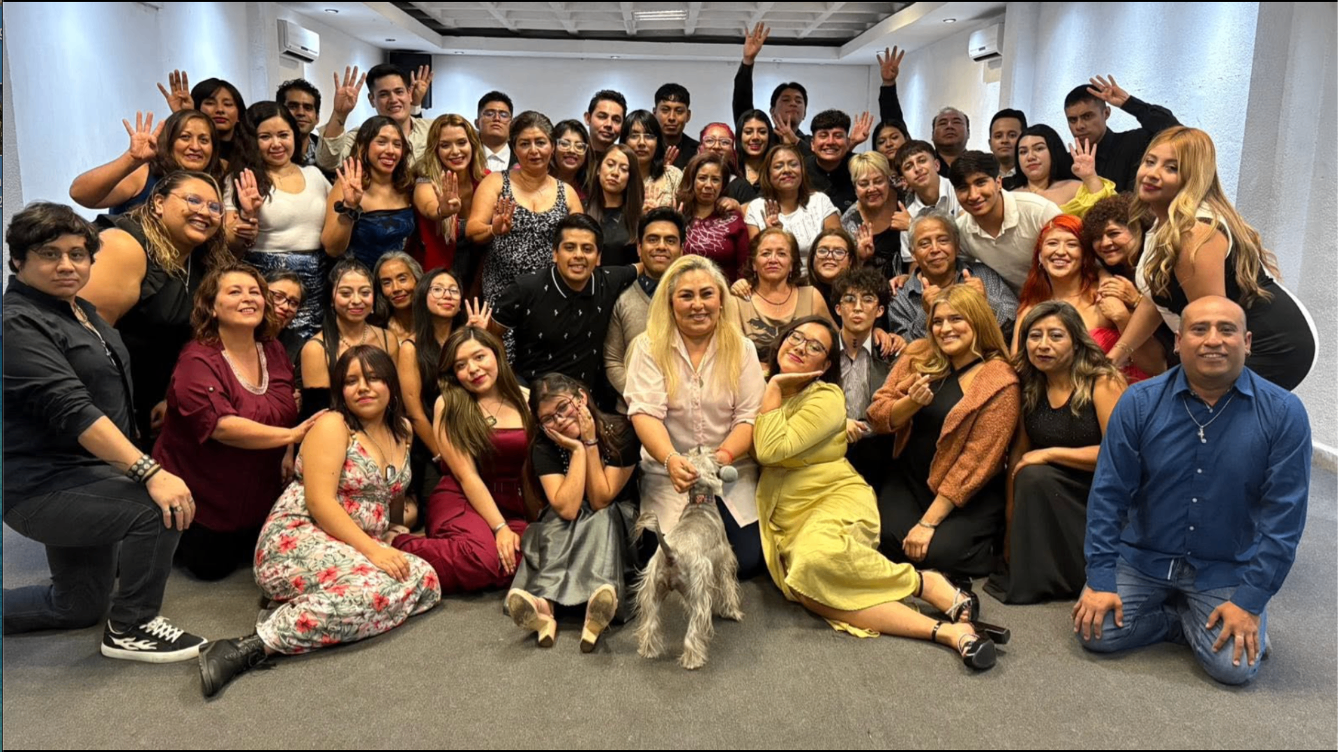 Comunidad reunida al cierre de un taller
